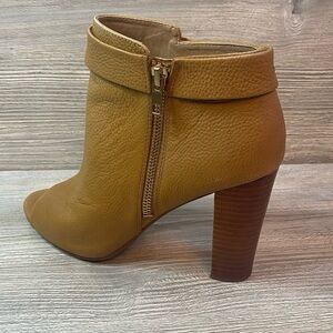 Splendid ankle brown leather open toe booties. Outside zipper stacked heel sz 10